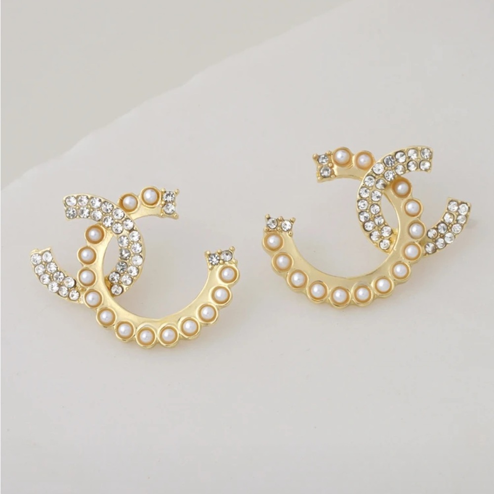 Gold Pearl & Crystal Interlock Hoop Stud Earrings